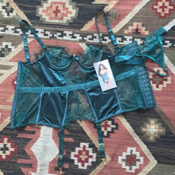 Size Small eyelash lace & shiny stretch satin bustier & thong set new with tags - Picture 2 of 16